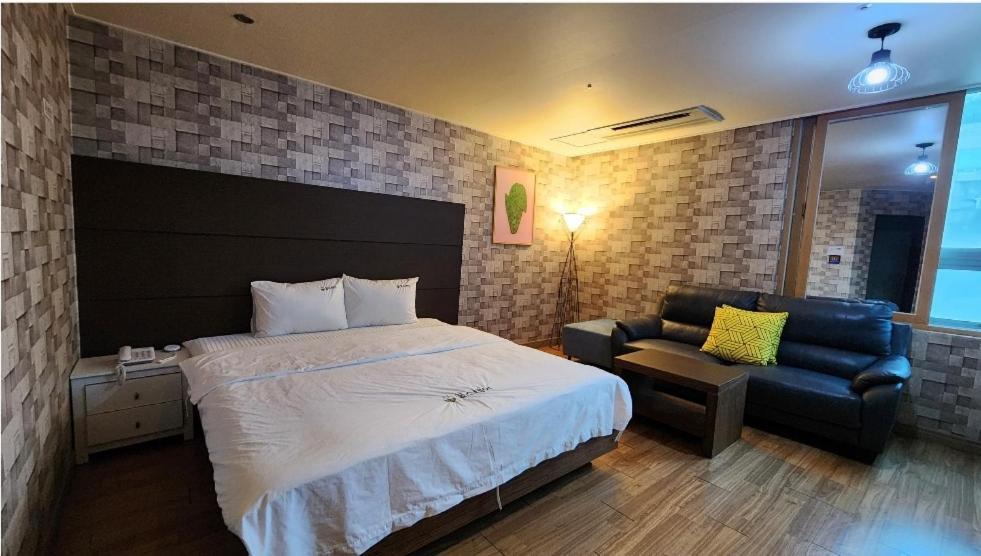 Gimhae Business Hotel K Eksteriør billede