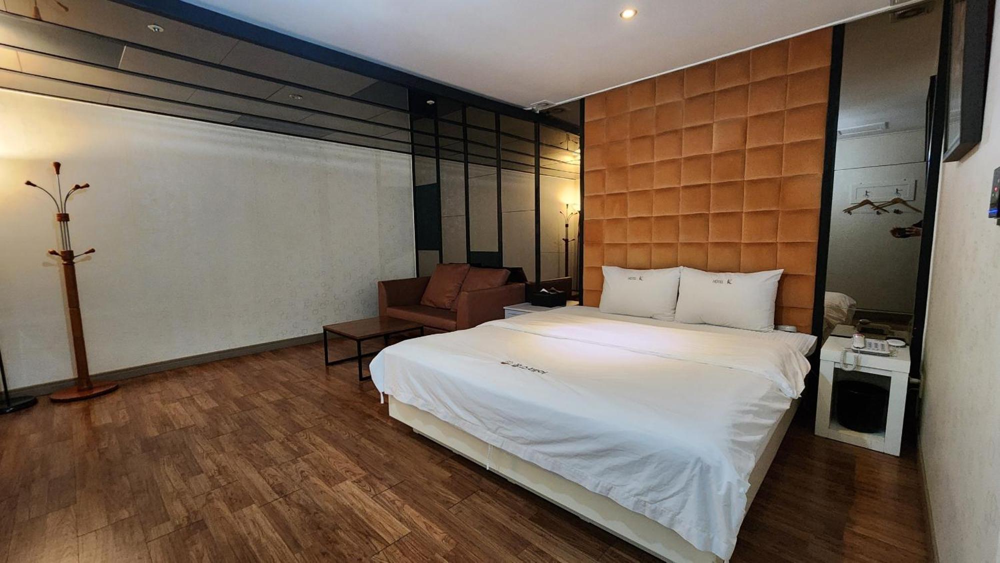 Gimhae Business Hotel K Eksteriør billede