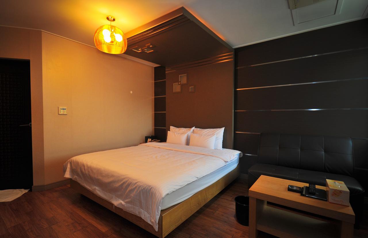 Gimhae Business Hotel K Eksteriør billede