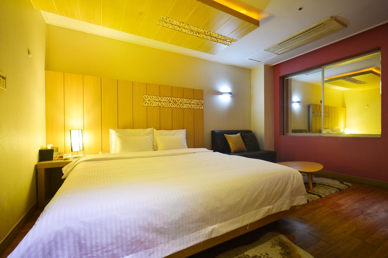 Gimhae Business Hotel K Eksteriør billede