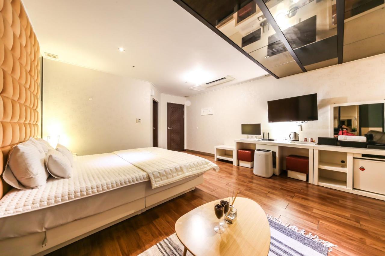 Gimhae Business Hotel K Eksteriør billede