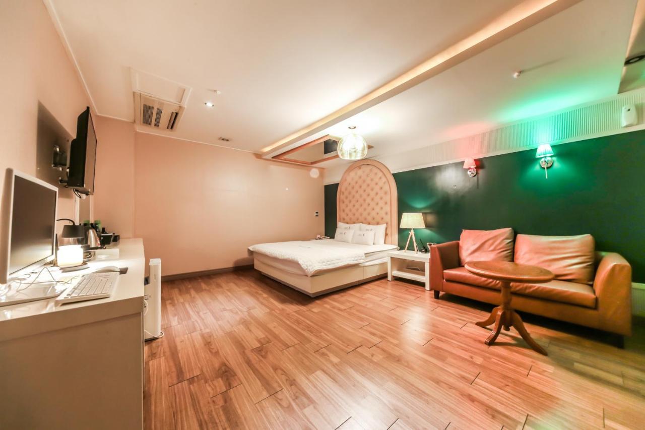 Gimhae Business Hotel K Eksteriør billede