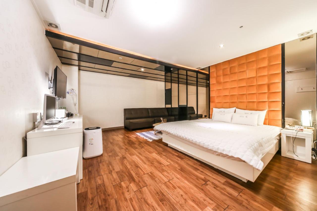 Gimhae Business Hotel K Eksteriør billede