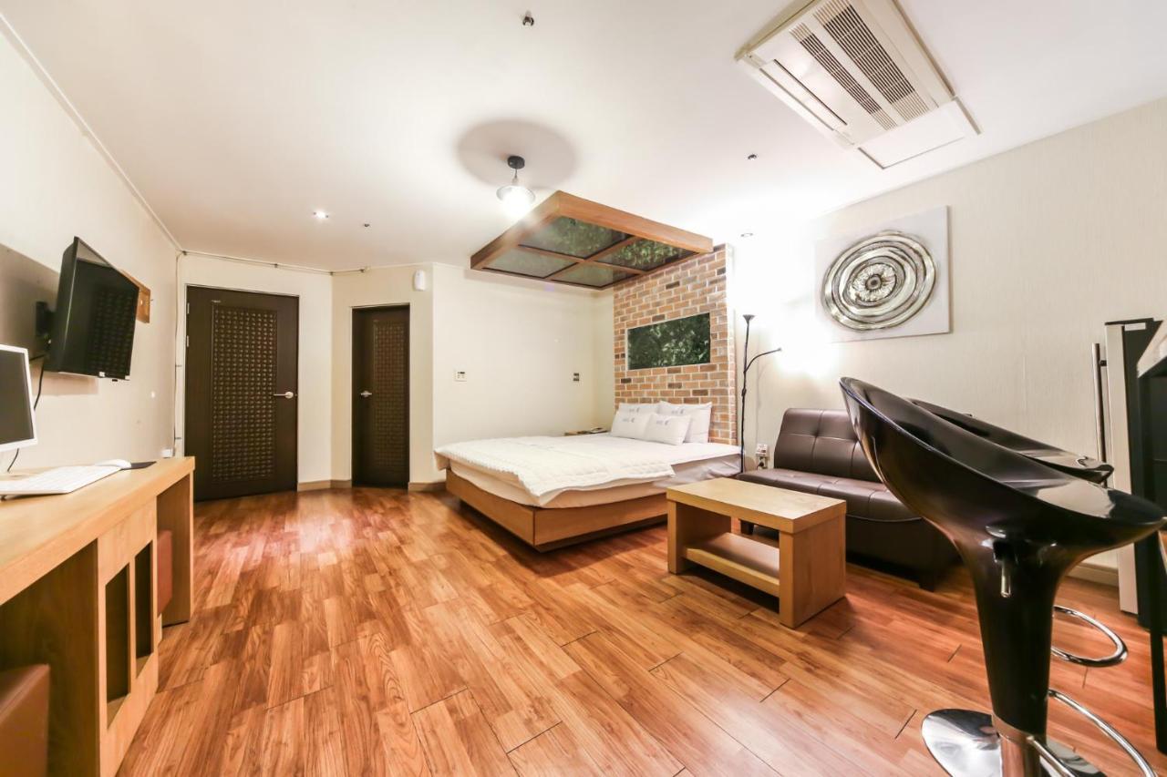 Gimhae Business Hotel K Eksteriør billede